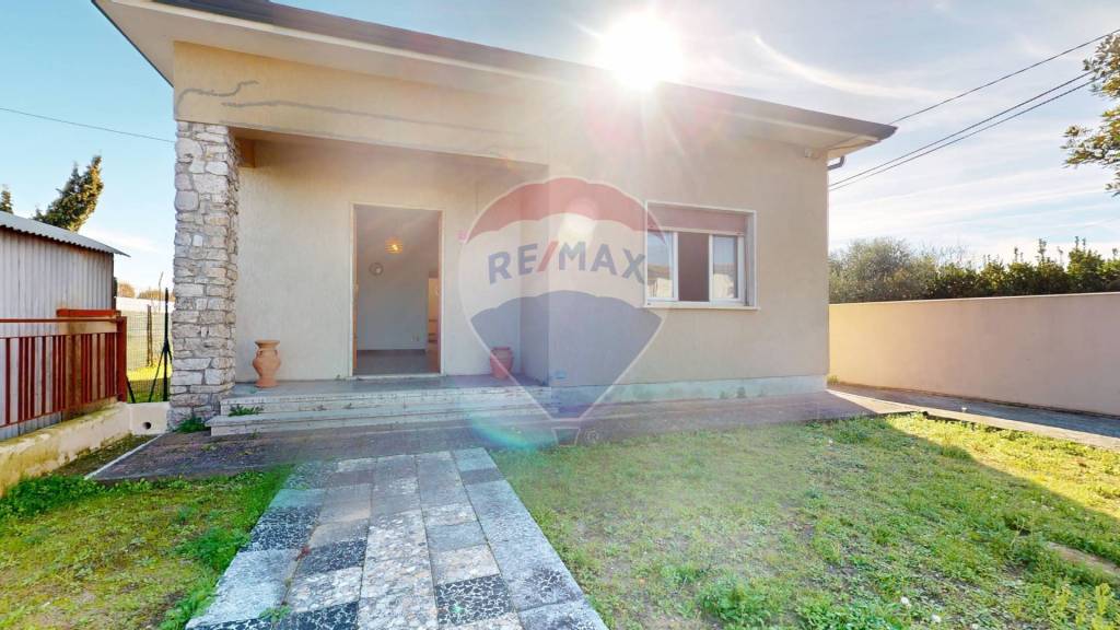 casa indipendente in vendita a Viareggio in zona Torre del Lago