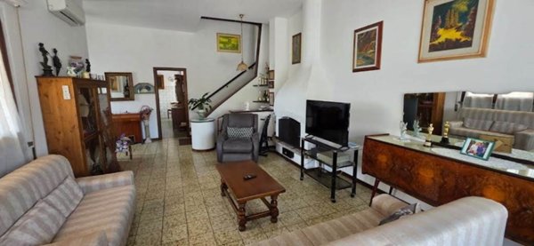 casa indipendente in vendita a Viareggio