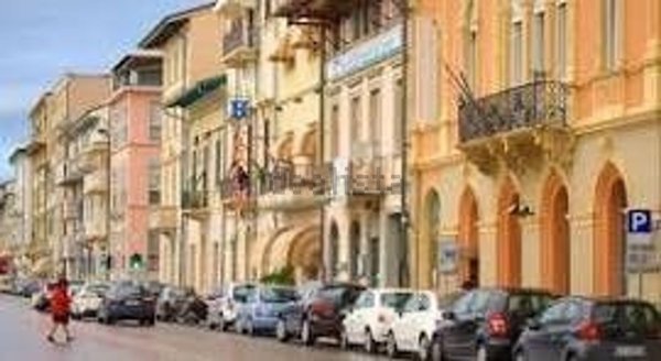 casa indipendente in vendita a Viareggio in zona Torre del Lago