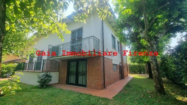 casa indipendente in vendita a Viareggio