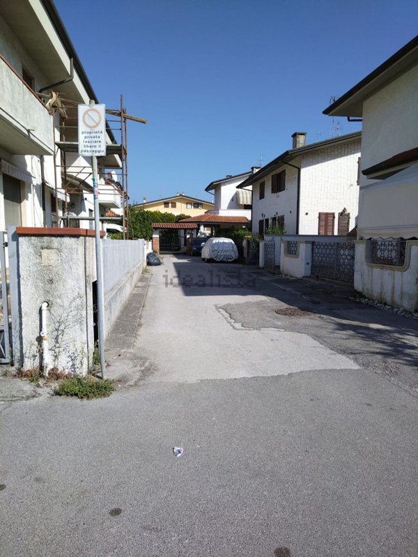 casa indipendente in vendita a Viareggio