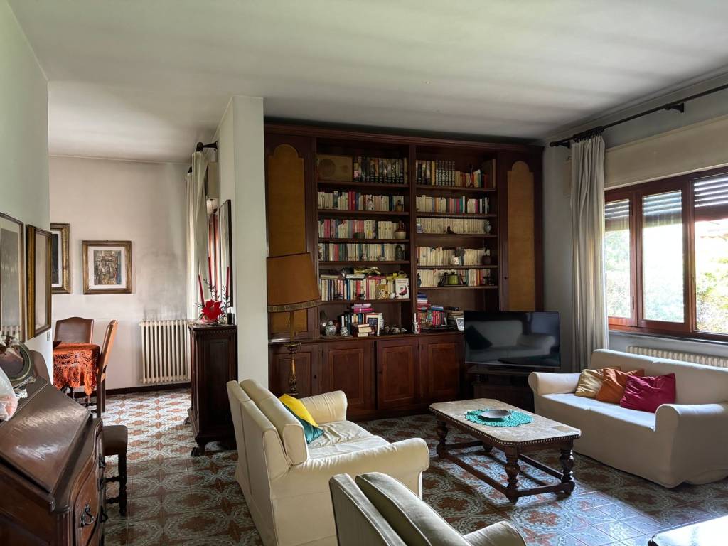 casa indipendente in vendita a Viareggio in zona Campo d'Aviazione