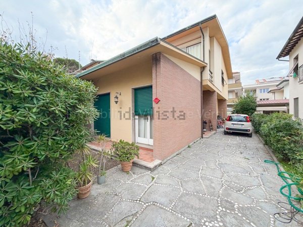 casa indipendente in vendita a Viareggio in zona Marco Polo