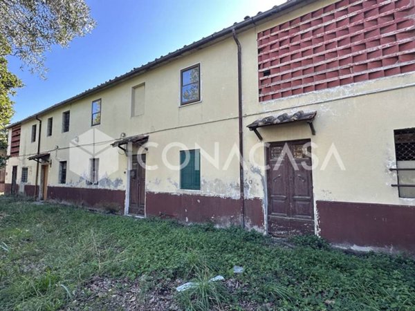 casa indipendente in vendita a Viareggio