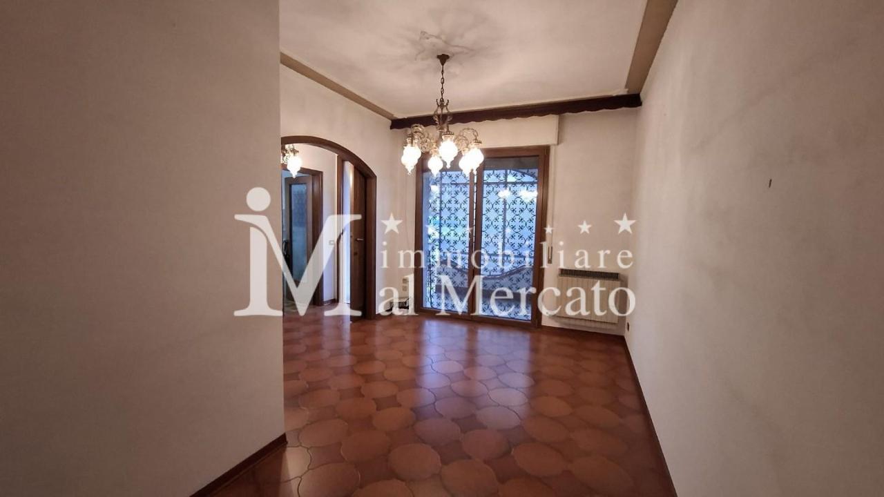 casa indipendente in vendita a Viareggio in zona Torre del Lago