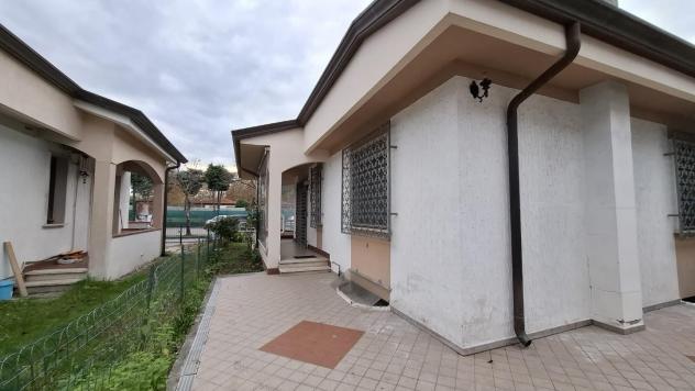 casa indipendente in vendita a Viareggio in zona Torre del Lago