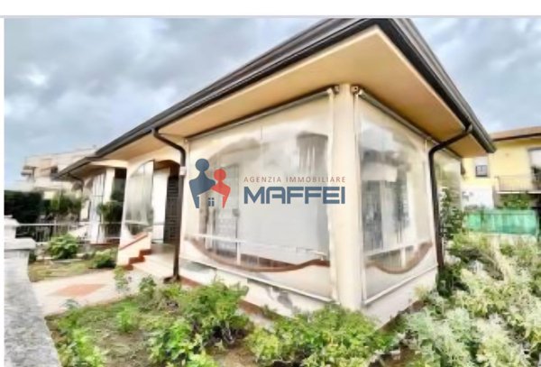 casa indipendente in vendita a Viareggio in zona Torre del Lago