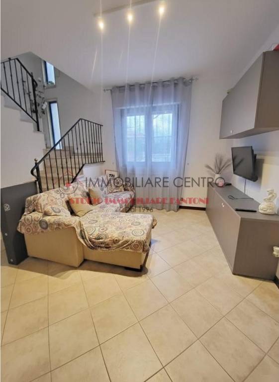 casa indipendente in vendita a Viareggio in zona Torre del Lago