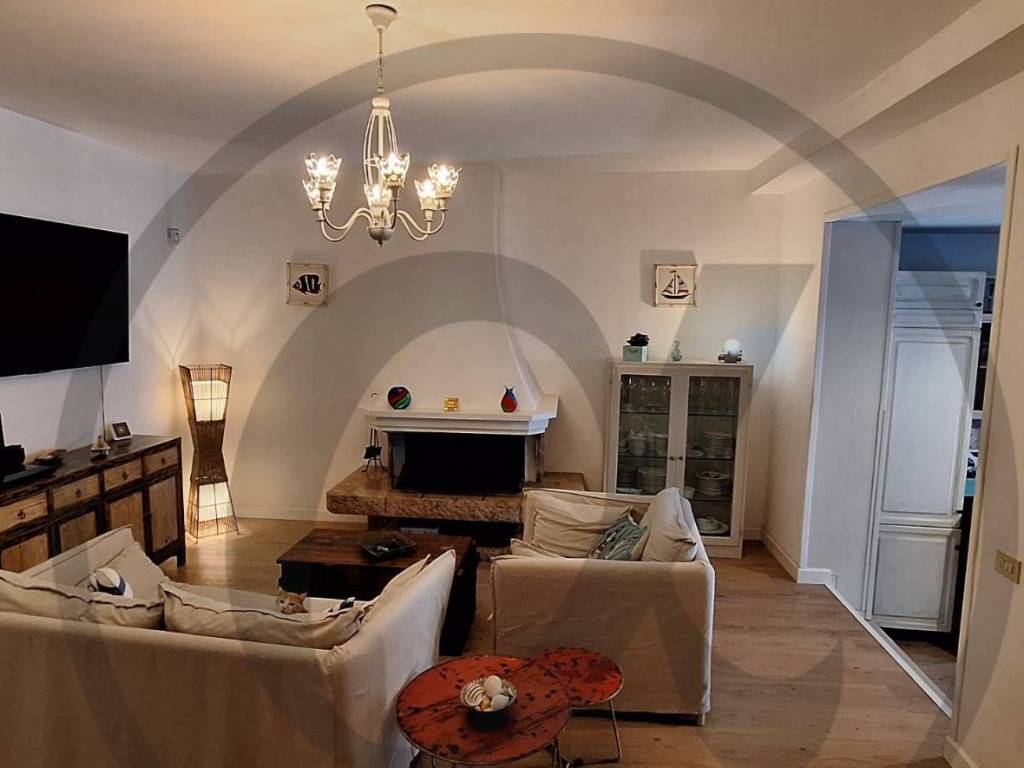 casa indipendente in vendita a Viareggio in zona Torre del Lago