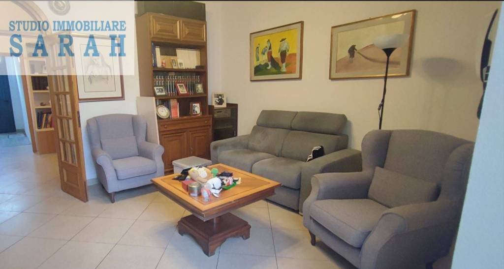 casa indipendente in vendita a Viareggio