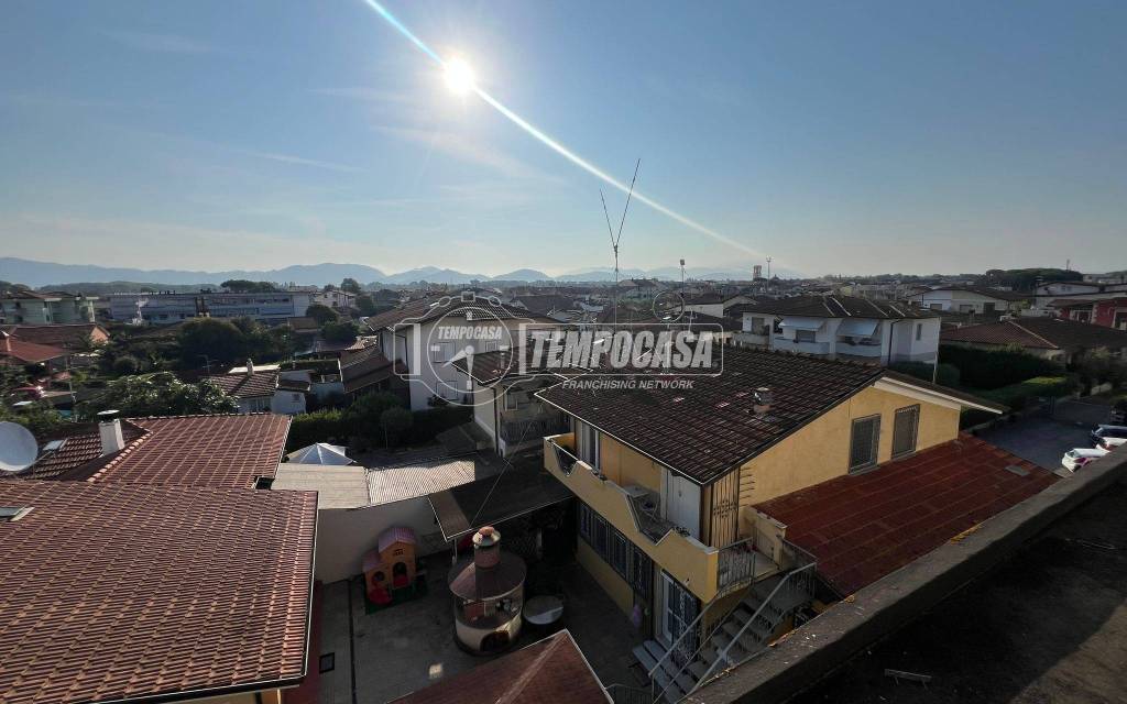 appartamento in vendita a Viareggio in zona Torre del Lago