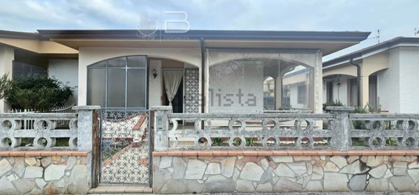 casa indipendente in vendita a Viareggio in zona Torre del Lago