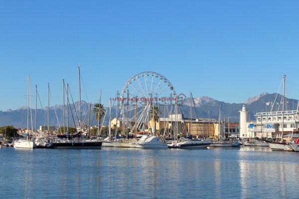 capannone in vendita a Viareggio