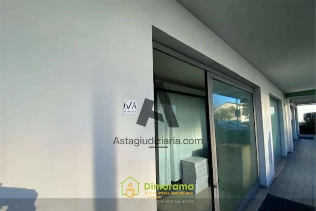 negozio in vendita a Viareggio