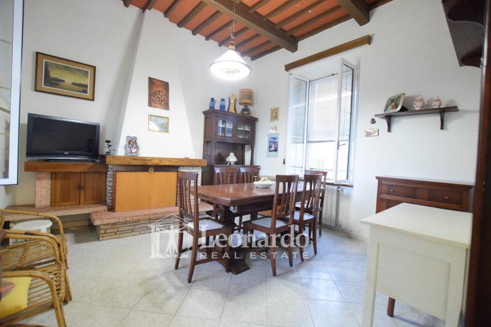 casa indipendente in vendita a Viareggio in zona Migliarina
