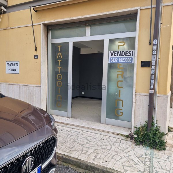 locale commerciale in vendita a Viareggio