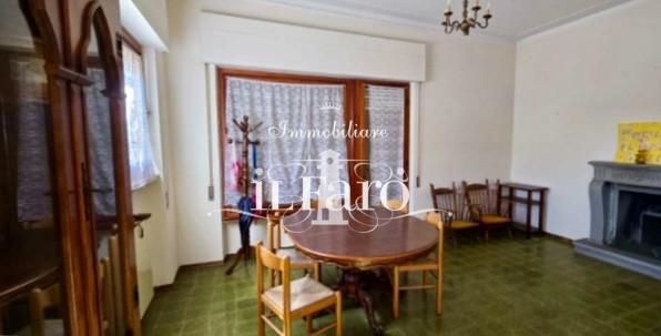 casa indipendente in vendita a Viareggio in zona Migliarina