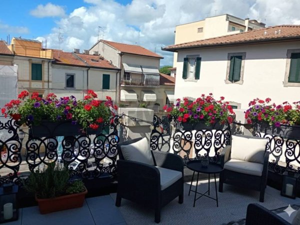 appartamento in vendita a Viareggio in zona Centro Storico