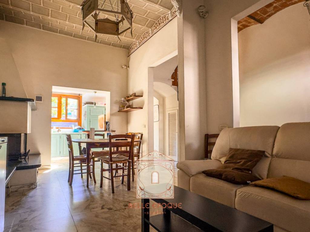 casa indipendente in vendita a Viareggio