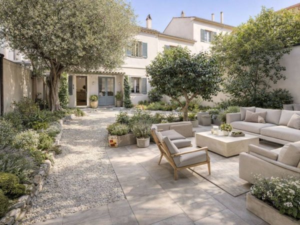 casa indipendente in vendita a Viareggio