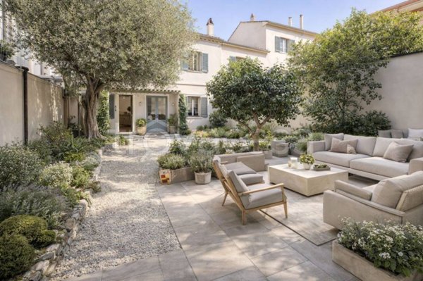 casa indipendente in vendita a Viareggio