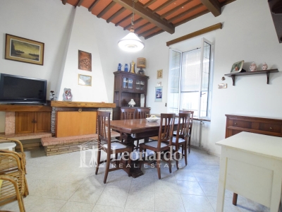 casa indipendente in vendita a Viareggio