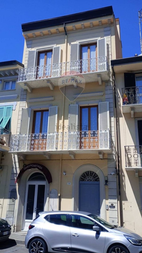 casa semindipendente in vendita a Viareggio