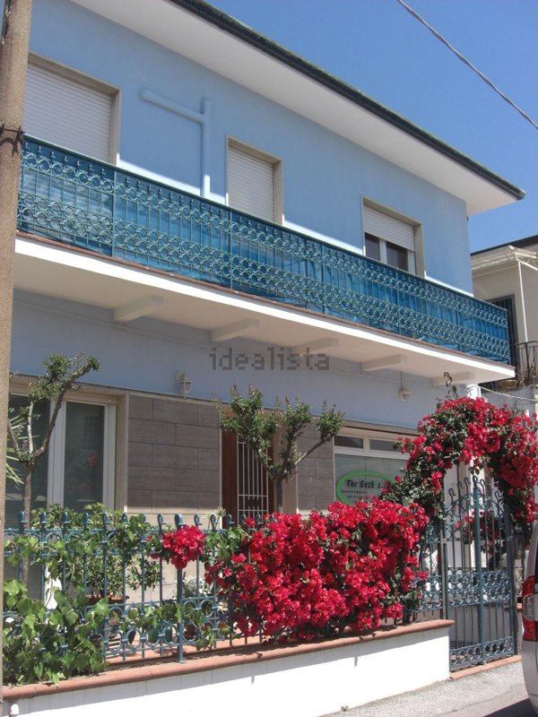 casa indipendente in vendita a Viareggio