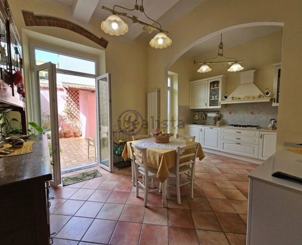 casa indipendente in vendita a Viareggio in zona Centro Storico