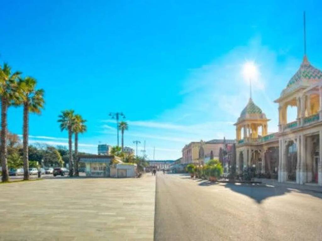 casa indipendente in vendita a Viareggio in zona Centro Storico