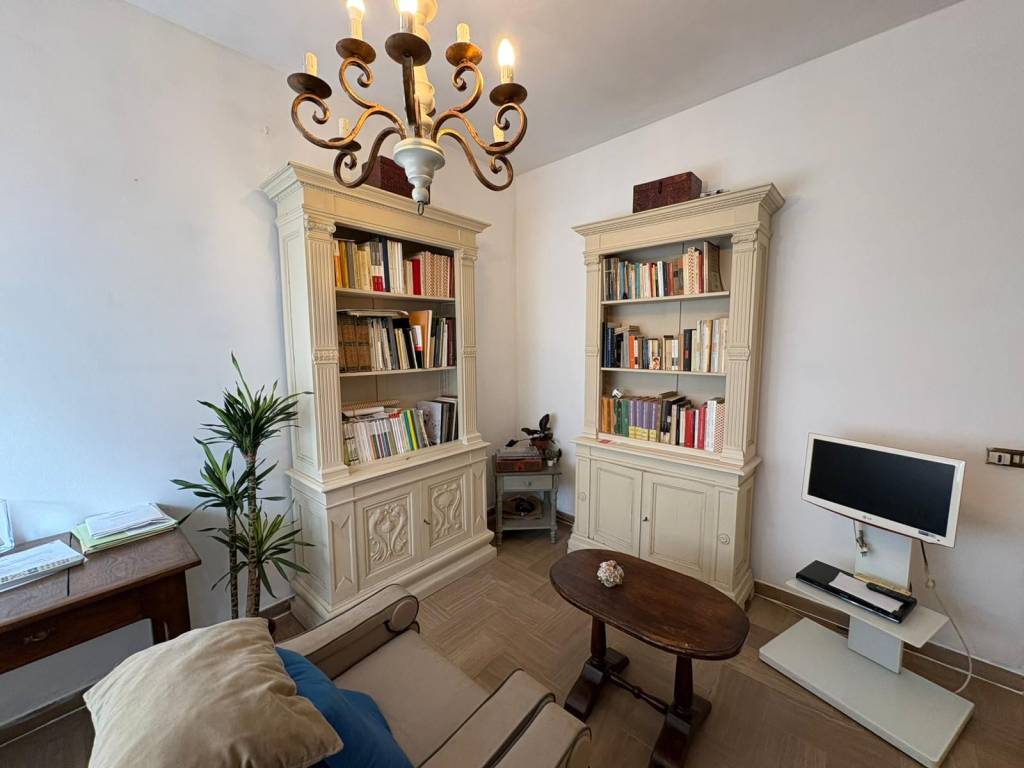 casa indipendente in vendita a Viareggio in zona Migliarina