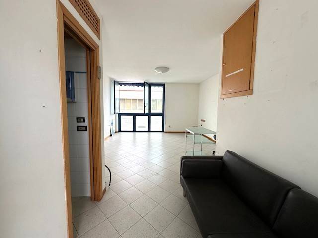 ufficio in vendita a Viareggio