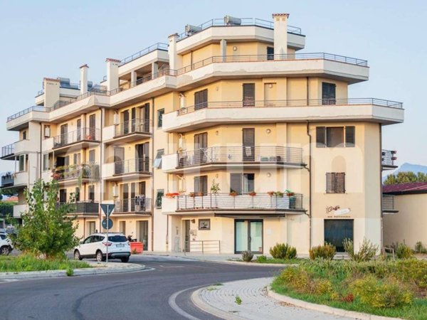 negozio in vendita a Viareggio