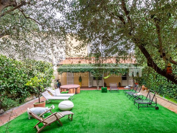 casa indipendente in vendita a Viareggio