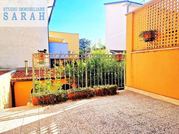 casa indipendente in vendita a Viareggio