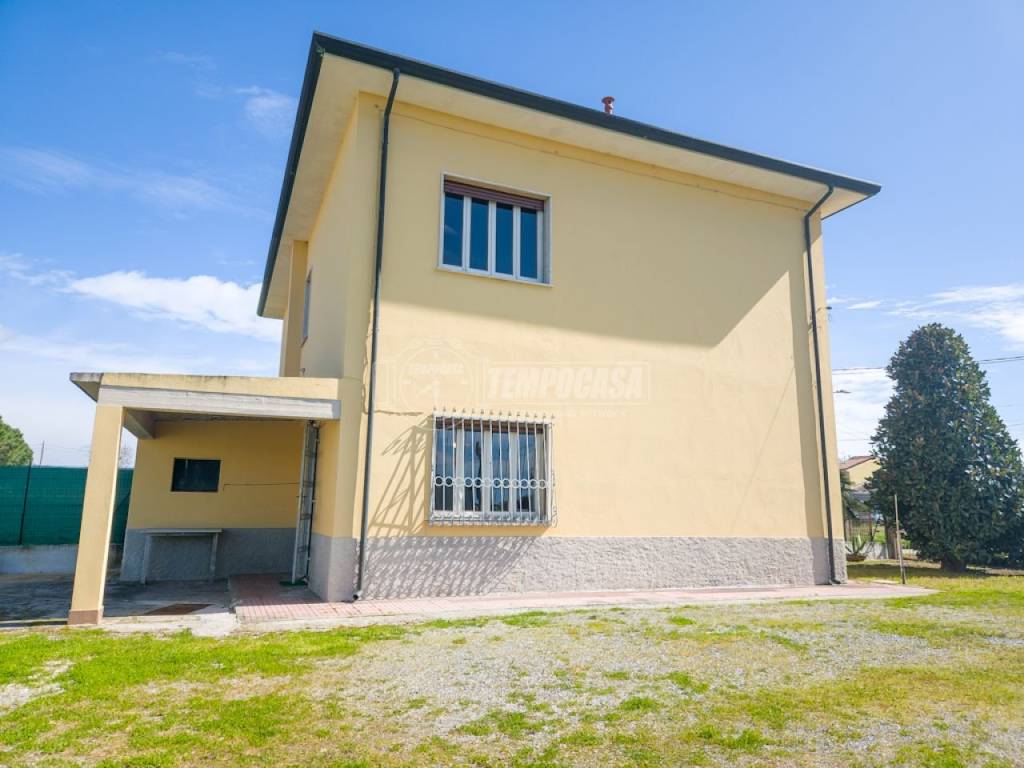 casa indipendente in vendita a Viareggio