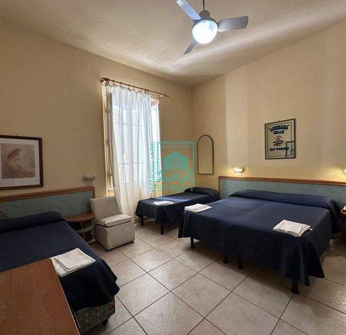 intera palazzina in vendita a Viareggio