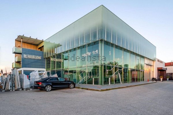 negozio in vendita a Viareggio