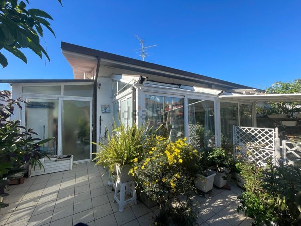 casa indipendente in vendita a Viareggio in zona Torre del Lago