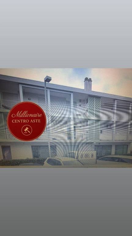 negozio in vendita a Viareggio in zona Torre del Lago