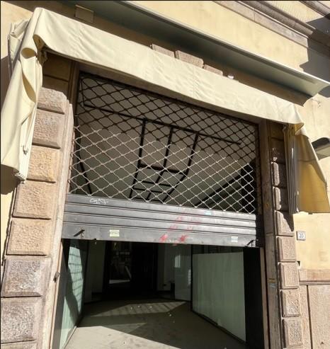 locale commerciale in vendita a Viareggio