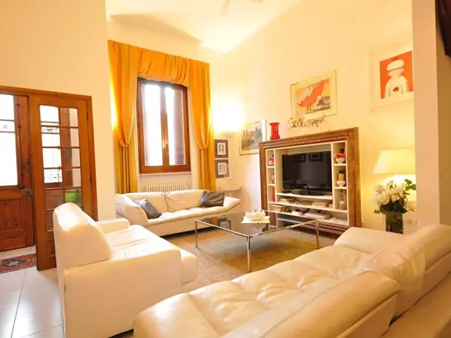 casa indipendente in vendita a Viareggio in zona Centro Storico