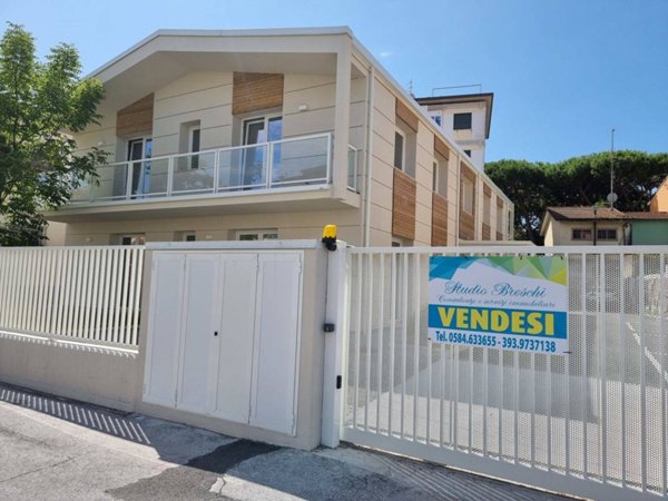 appartamento in vendita a Viareggio in zona Campo d'Aviazione