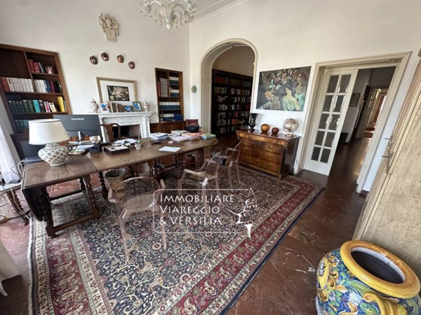 appartamento in vendita a Viareggio in zona Centro Storico