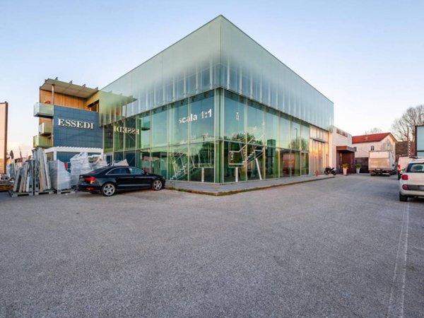 negozio in vendita a Viareggio