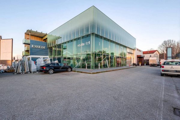 negozio in vendita a Viareggio