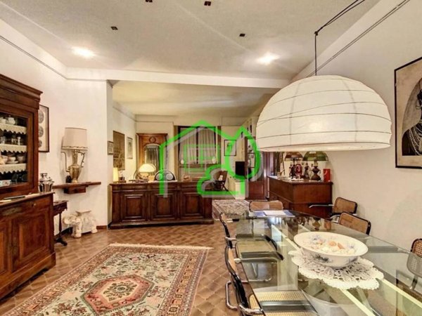 casa indipendente in vendita a Viareggio