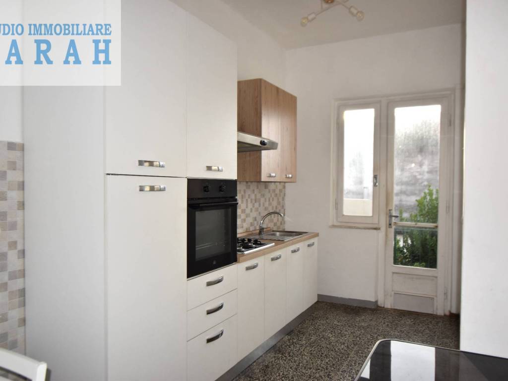 appartamento in vendita a Viareggio in zona Migliarina