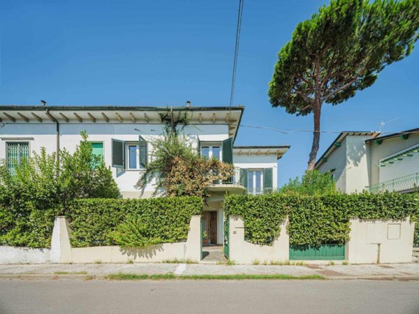 casa indipendente in vendita a Viareggio in zona Marco Polo