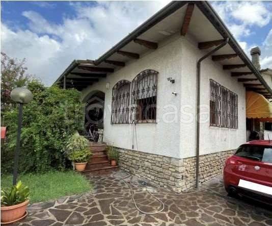 casa indipendente in vendita a Viareggio
